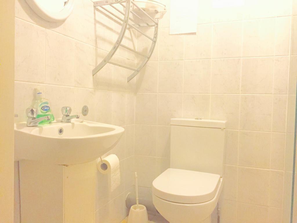 Southend Inn Hotel - Close To Beach, Train Station & Southend Airport 部屋 写真