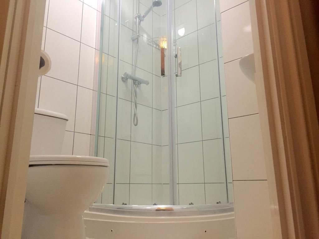 Southend Inn Hotel - Close To Beach, Train Station & Southend Airport 部屋 写真